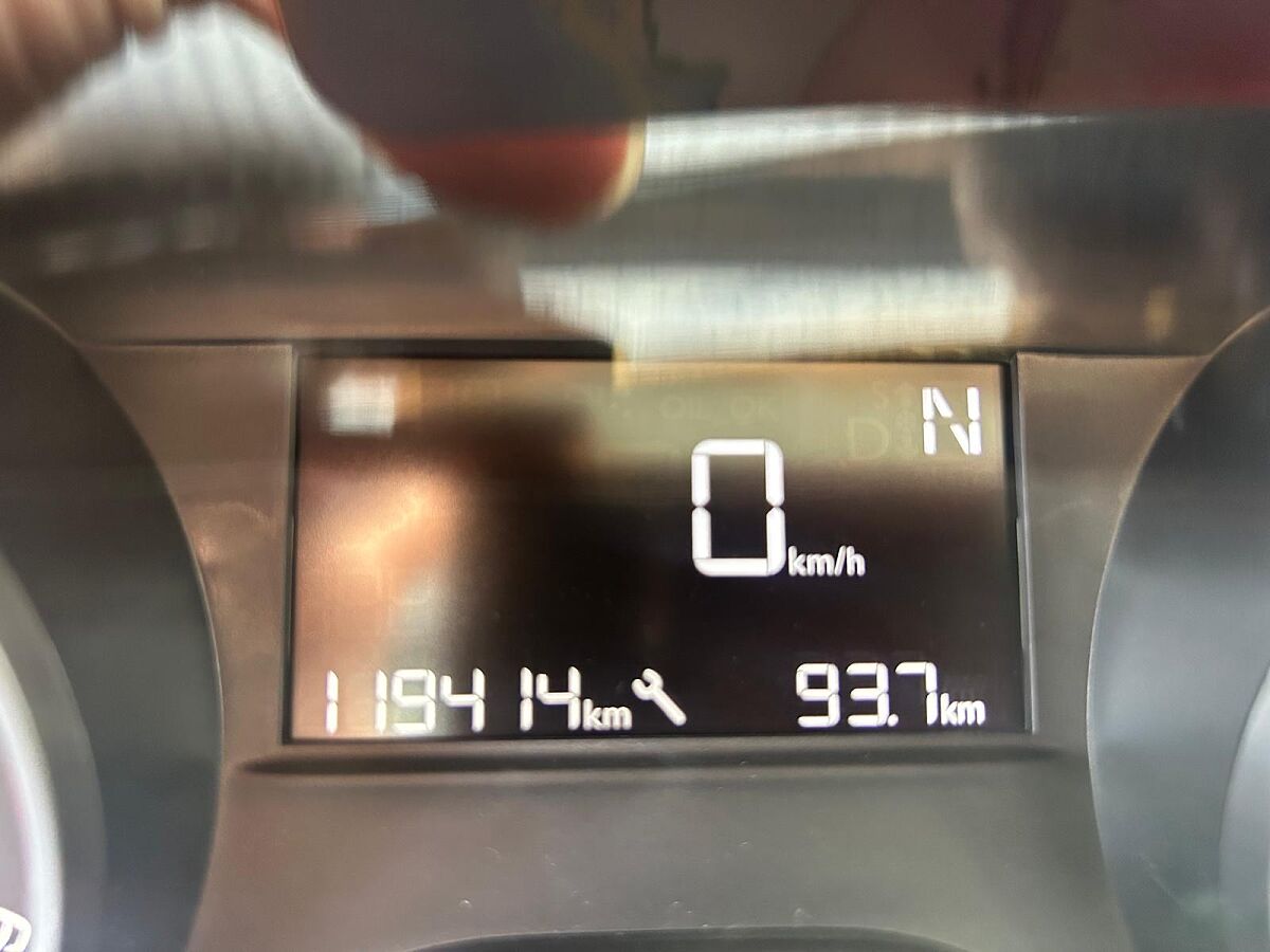 PEUGEOT 2008 ACTIVE 1.6 E-HDI AUTO SPANISH LHD IN SPAIN 74000 MILES SUPERB 2017